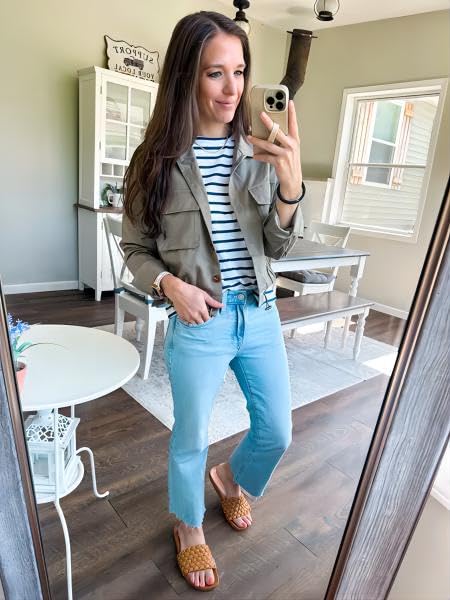 Women's Military Safari Cropped Jackets Button Down Lightweight Oversized Utility Anorak Coat with Pockets